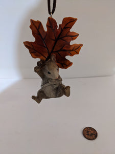 Ornament- Mouse & Leaf